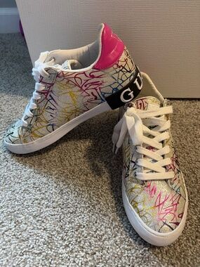 Zatotos deportivos Guess